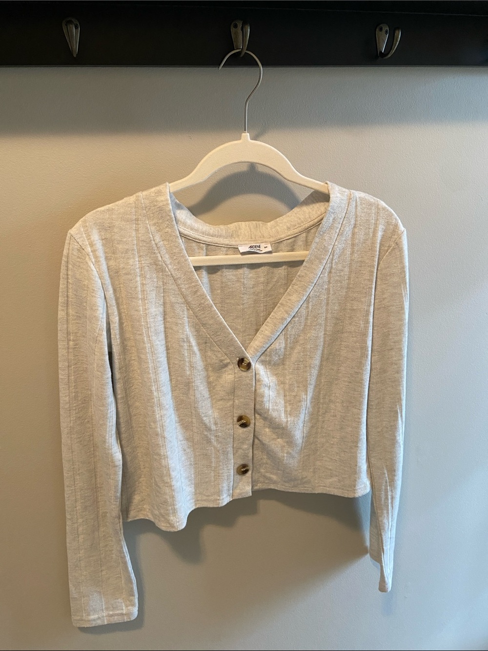 Ardene Cream Cropped V‑Neck Button Cardigan